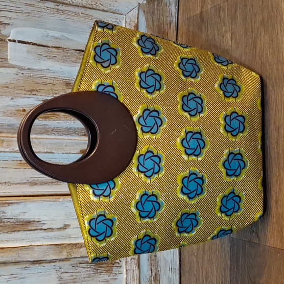 Artisan Ankara African Print Wood Handle Handbag. - Picture 2 of 11